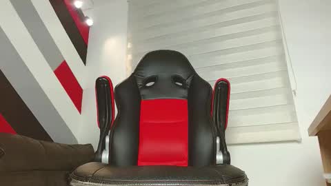 Zack  online show from February 4, 6:25 pm