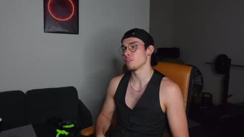 ZACK HUDDLE online show from June 25, 6:01 pm