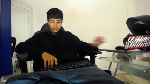 zack online show from December 19, 11:14 pm