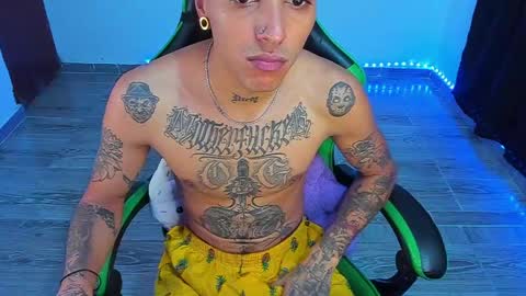 BiG Zafiro online show from May 15, 12:57 pm