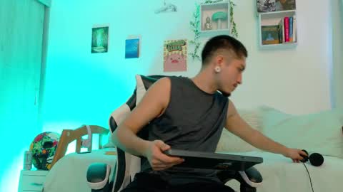 Zahir Raw online show from April 4, 4:26 pm