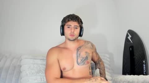 Snapshot of zaylanez chatting on October 12, 5:34 am Zay lanez online show from October 12, 5:34 am
