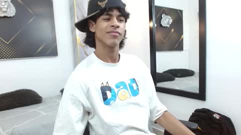 zayn_fox32 online show from March 27, 7:37 pm