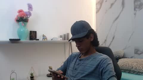 zayn_fox32 online show from April 9, 12:22 pm