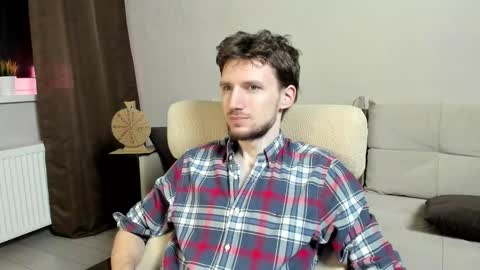 Andrew online show from November 17, 6:33 pm