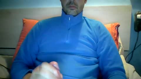 Snapshot of zeus00811 chatting on February 2, 6:48 am zeus online show from February 2, 6:48 am