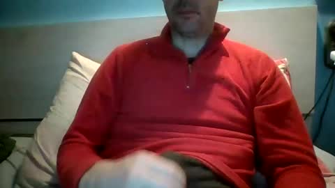 Snapshot of zeus00811 chatting on March 4, 4:06 am zeus online show from March 4, 4:06 am