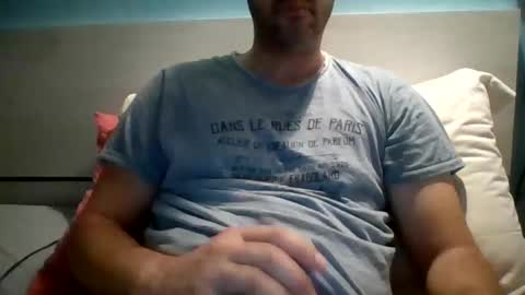 Snapshot of zeus00811 chatting on October 27, 5:43 am zeus online show from October 27, 5:43 am