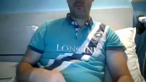 Snapshot of zeus00811 chatting on October 3, 5:34 am zeus online show from October 3, 5:34 am