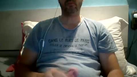 Snapshot of zeus00811 chatting on October 28, 5:43 am zeus online show from October 28, 5:43 am