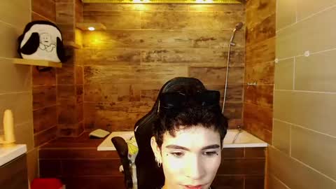 Z E U S  online show from June 5, 8:14 pm