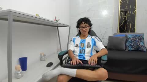     online show from November 14, 8:43 pm