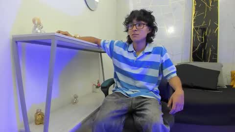     online show from December 1, 7:28 pm