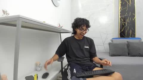     online show from November 16, 8:55 pm