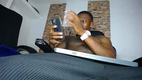 zousxxx online show from April 9, 7:25 am