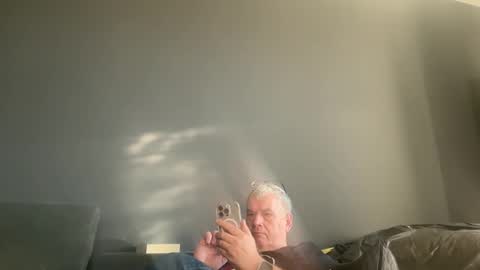 Snapshot of zwickauer1969 chatting on October 21, 7:33 am zwickauer1969 online show from October 21, 7:33 am