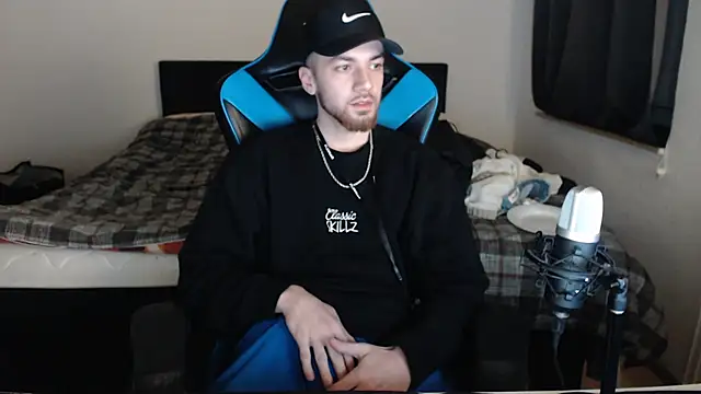 AlbanerYaro45 online show from March 13, 8:43 pm