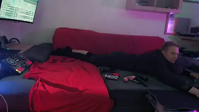 davidgntxxxxx online show from April 7, 5:57 pm