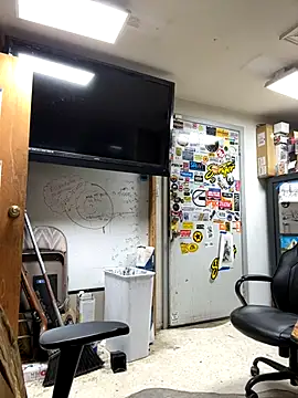 tank32s online show from December 4, 8:23 am