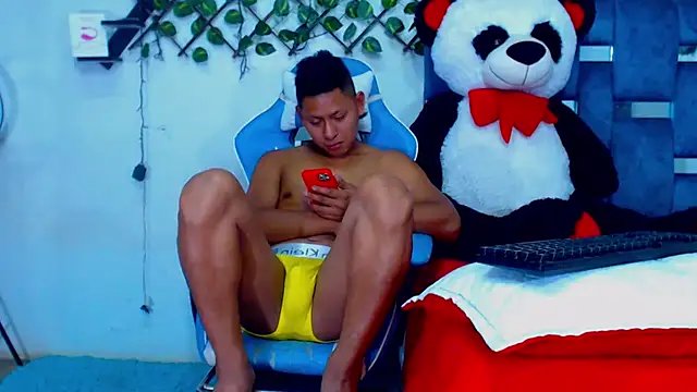 Hakim prettynigg online show from April 14, 10:53 pm