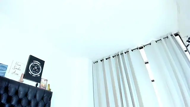 JohanyLatino online show from March 1, 12:01 pm