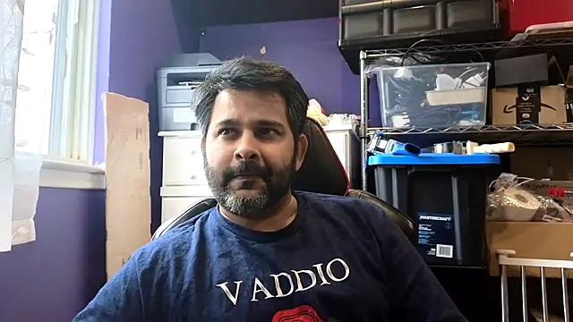 Sakhtlaundaz online show from April 6, 8:09 pm