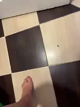 Snapshot of strange6696 chatting on March 21, 9:45 am strange6696 online show from March 21, 9:45 am