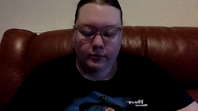 Sexycurvyemilyy online show from January 19, 12:40 pm