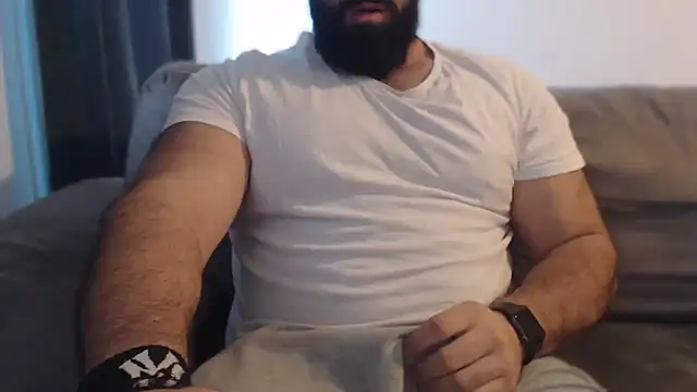 hugemachohandsome online show from December 4, 9:05 am