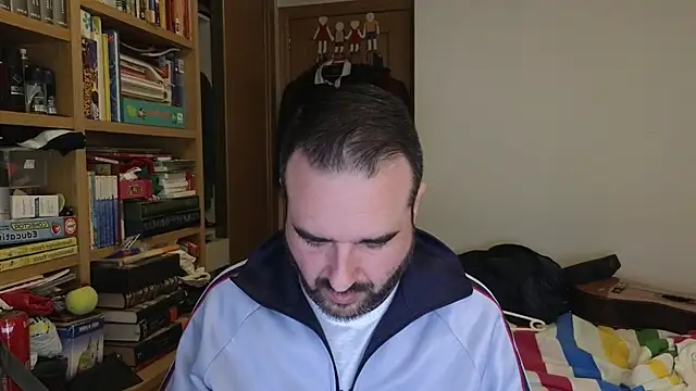 curiosillo83 online show from April 5, 6:15 pm