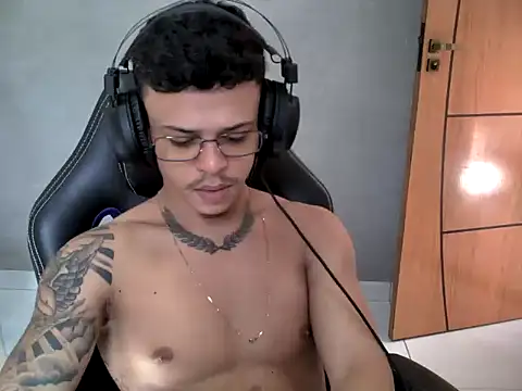 Gust027 online show from April 15, 4:29 pm