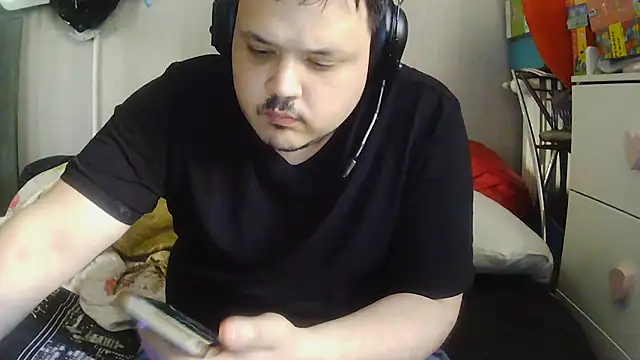 Bebemickey75 online show from April 18, 3:35 pm