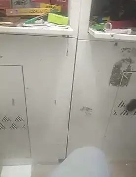 Snapshot of deshifuckers chatting on December 25, 7:57 am deshifuckers online show from December 25, 7:57 am