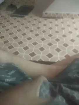 Snapshot of deshifuckers chatting on January 26, 2:24 am deshifuckers online show from January 26, 2:24 am