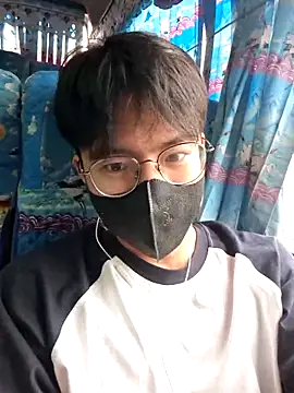 Gwencloudy online show from February 1, 1:59 am