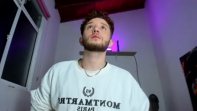 Snapshot of Juan_Castano chatting on October 29, 8:17 am Juan Castano online show from October 29, 8:17 am