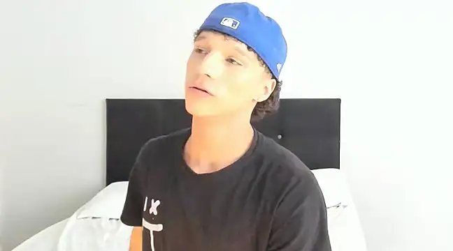 angelcortes online show from March 11, 9:15 pm