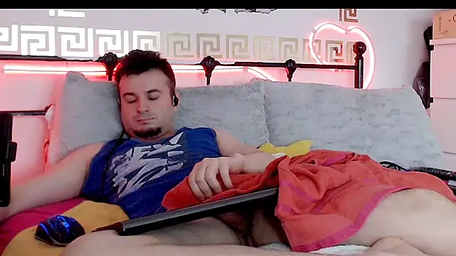 Snapshot of erotico69xxx chatting on September 18, 12:29 pm erotico69xxx online show from September 18, 12:29 pm