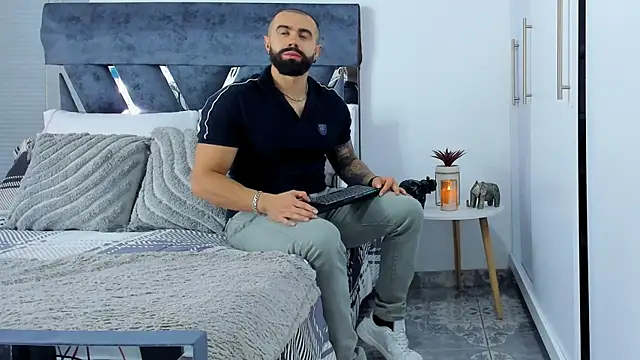 Zack Froone online show from November 24, 3:02 pm