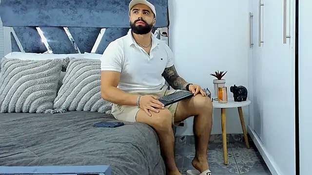 Zack Froone online show from December 5, 5:53 pm