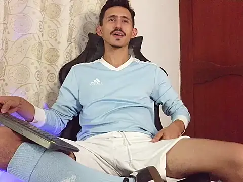 HomeAloneK online show from April 13, 7:36 pm