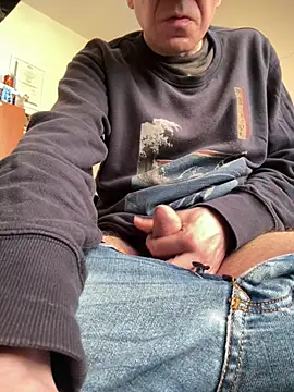 maurix9111 online show from April 4, 10:01 am