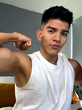 santiago 01 online show from October 17, 9:30 pm