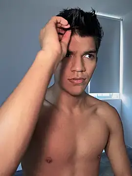 santiago 01 online show from February 9, 1:14 pm