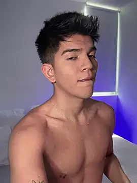 santiago 01 online show from February 2, 9:45 pm