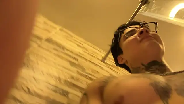 dantecoppolaa  online show from December 18, 1:12 am