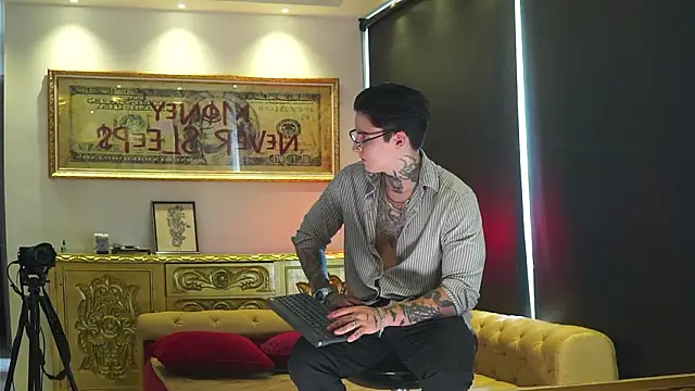 dantecoppolaa  online show from February 7, 9:31 pm