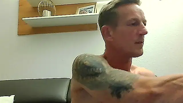 dirks71 online show from April 11, 9:07 pm