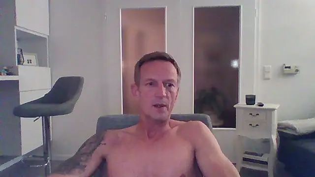 Snapshot of dirks71 chatting on February 18, 5:55 pm dirks71 online show from February 18, 5:55 pm