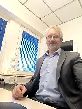 tom-swede online show from March 19, 3:48 pm